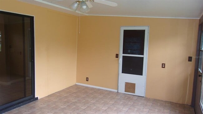 Building Photo - 9941 SW 102nd Ln