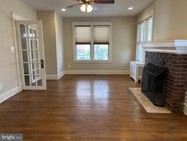 Building Photo - 2237 N Wakefield St