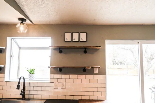 Building Photo - 3279 SW Pumice Pl