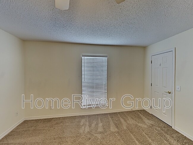 Building Photo - 8435 Chisholm Rd