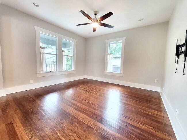 Building Photo - 5501 Downs Dr