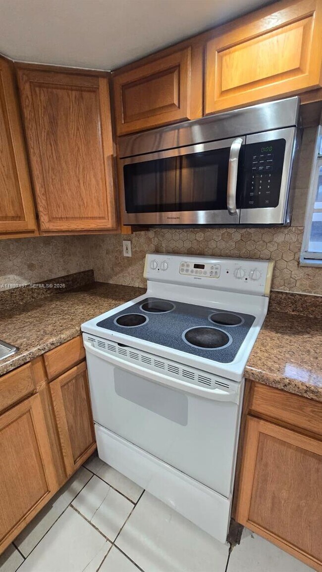 Building Photo - 702 NW 87th Ave