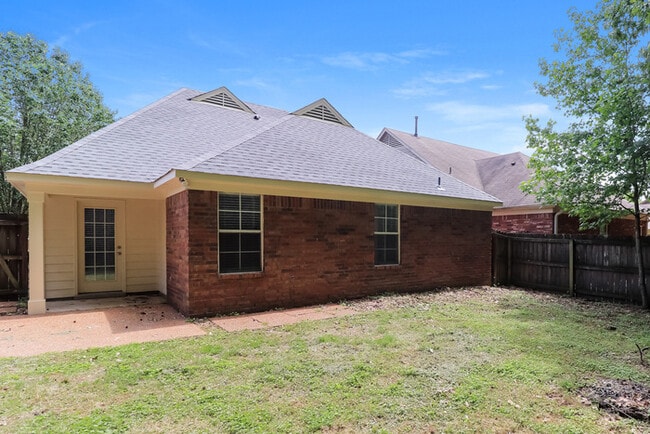 Building Photo - 1413 Marhill Cove