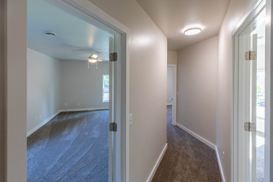 Building Photo - 13 Gilbert St