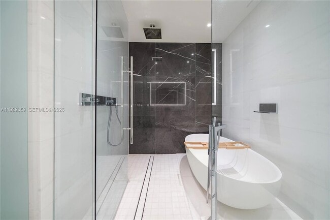 Building Photo - 300 Biscayne Blvd Way