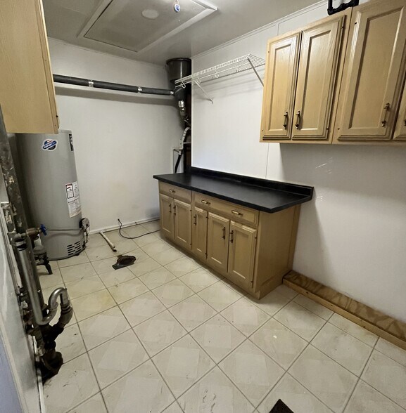 Laundry Room - 920 Spruce Street