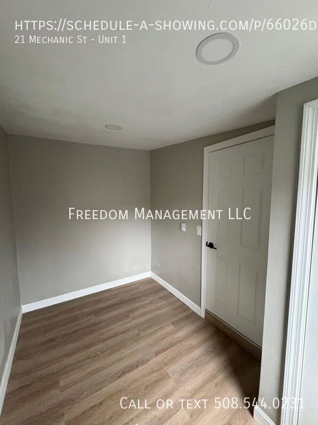 Building Photo - 21 Mechanics St