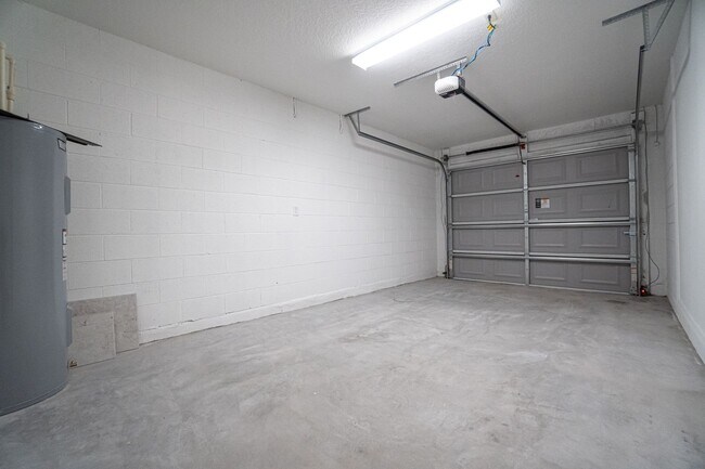 Building Photo - PENDING APPLICATION- Beautiful 3/2 Energy Efficient 1 Story Attached Home w/ 1 Car Garage