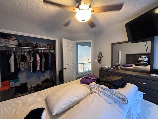 Building Photo - 315 Parkwood Pl