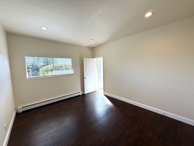 Building Photo - SPACIOUS 3BR/3BA NOVATO HOME WITH FLEXIBLE FLOORPLAN, LARGE FAMILY ROOM AND BONUS AREAS, GREAT OU...