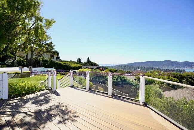 Building Photo - 3 Bartel Ct