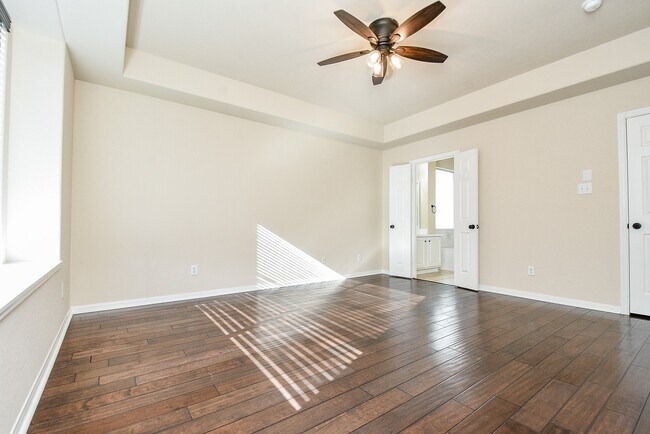 Building Photo - 9135 Edgeloch Dr