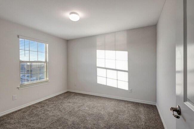 Building Photo - 1007 Hitchin Post Way