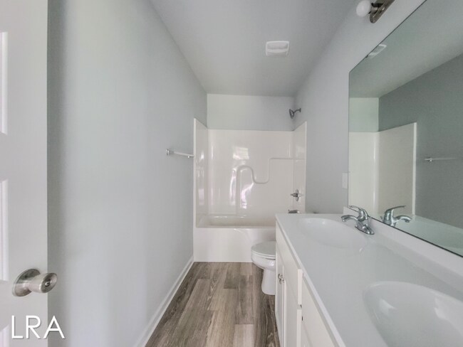 Building Photo - 185 Buckhorn Ave