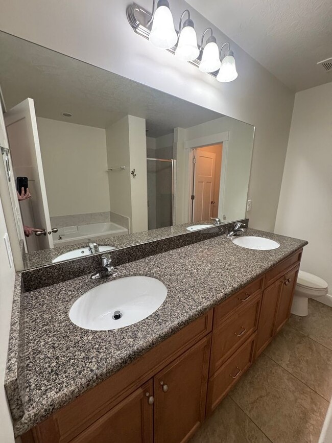 Building Photo - 12771 Park Rim Ct