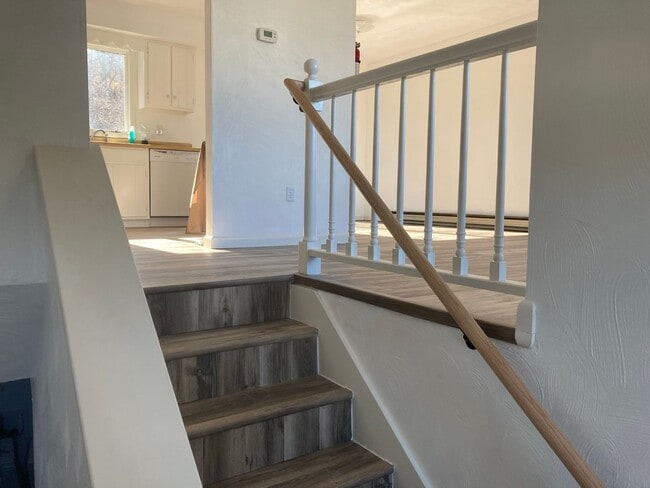 Building Photo - Three Bedroom House in Boalsburg Available for Mid-July