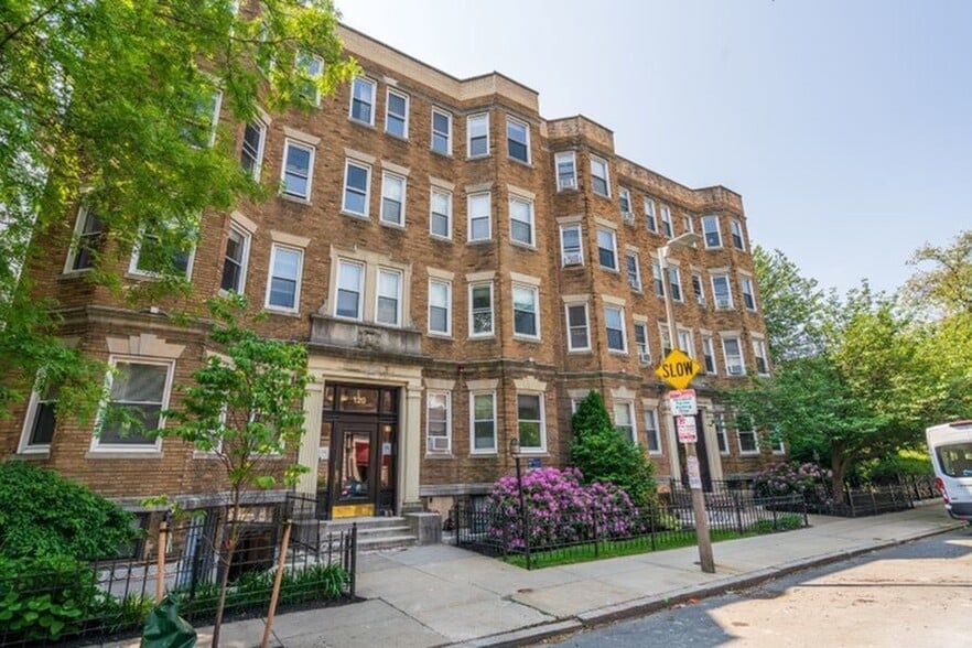 Building Photo - 120 Peterborough St