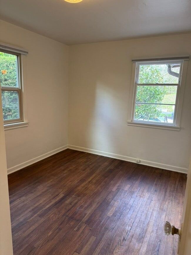 Building Photo - 815 N 36th St