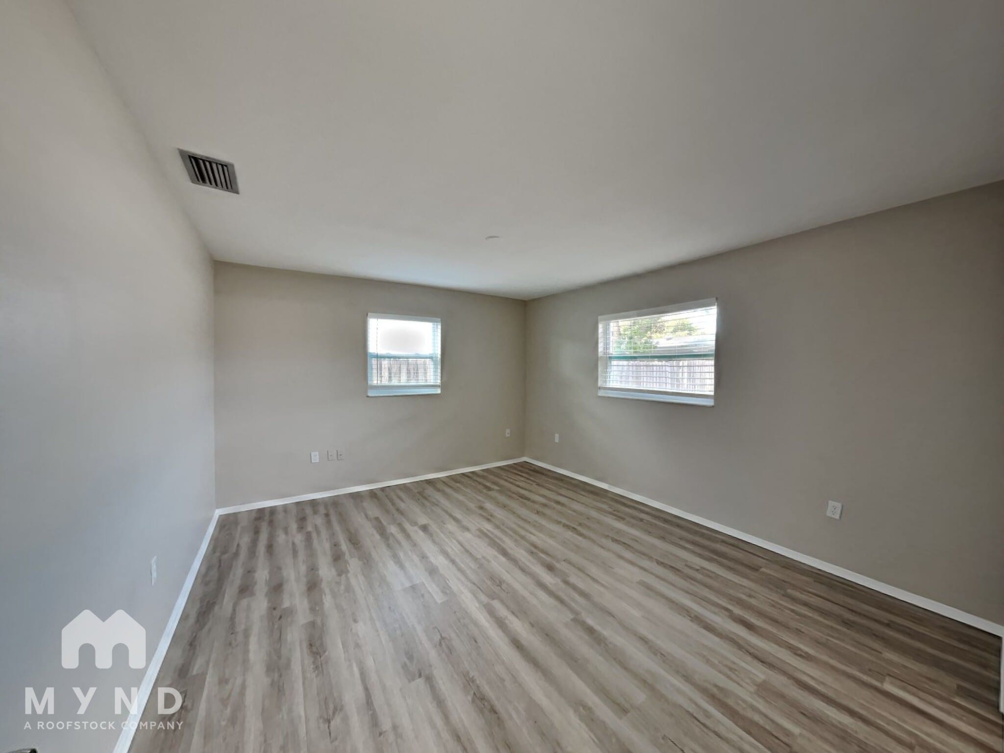 Building Photo - 7511 Hawthorn Dr