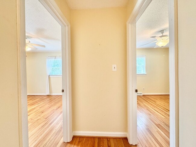 Building Photo - Well Maintained 3 Bedroom Home Off Lake Brandt Rd!