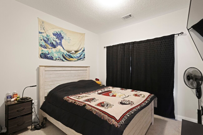 Building Photo - 568 Abode Ave