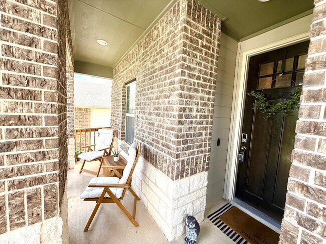 Building Photo - COMING SOON! GORGEOUS Two-Story 4 Bedroom ...