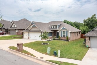 Building Photo - Beautiful Home in Woodland Park