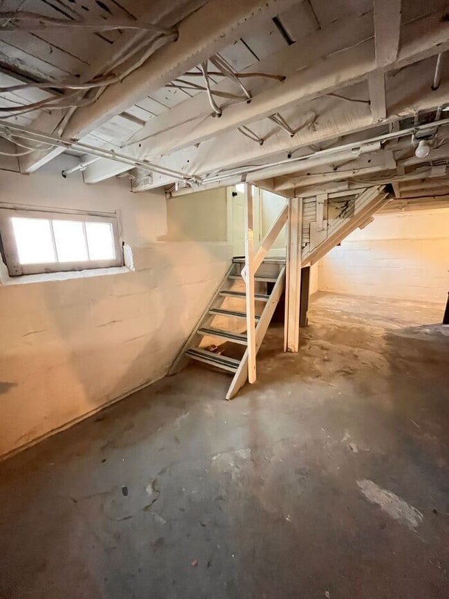 Building Photo - Charming 3-Bedroom Home in a Convenient an...