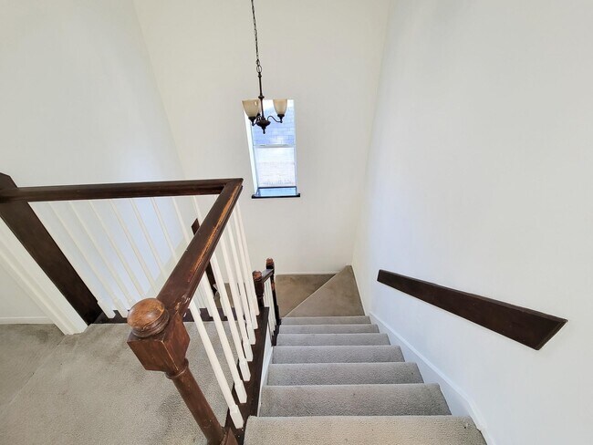 Building Photo - 17614 Glenmark Dr