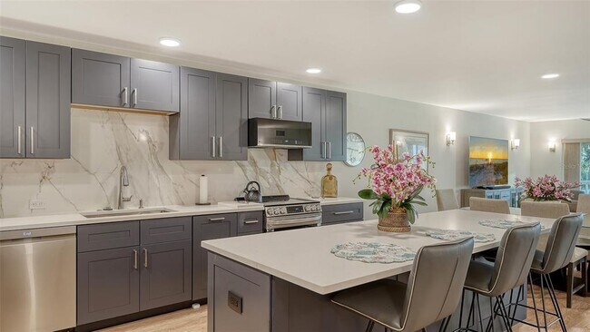 Building Photo - 5757 Gulf of Mexico Dr