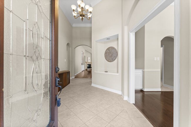 Building Photo - 16131 Woodbend Trail Dr