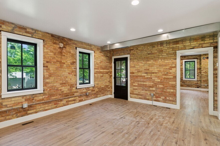 Building Photo - 2532 Eitel Rd