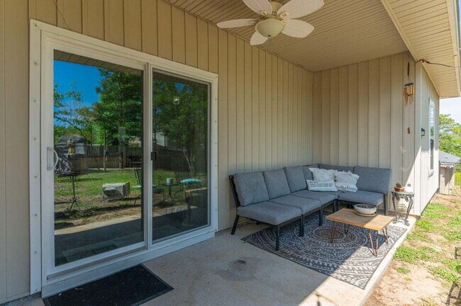 Building Photo - RENTAL 3/2 split floor plan move in ready!