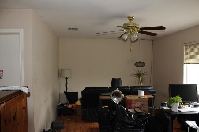 Building Photo - 810 Minturn Ln