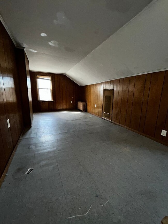 Building Photo - 647 Edgewood Ave