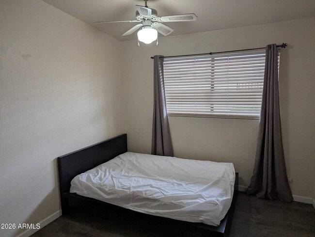 Building Photo - 717 E Granada Dr