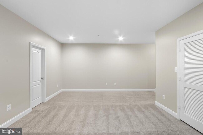 Building Photo - 10228 Nuthatch Dr