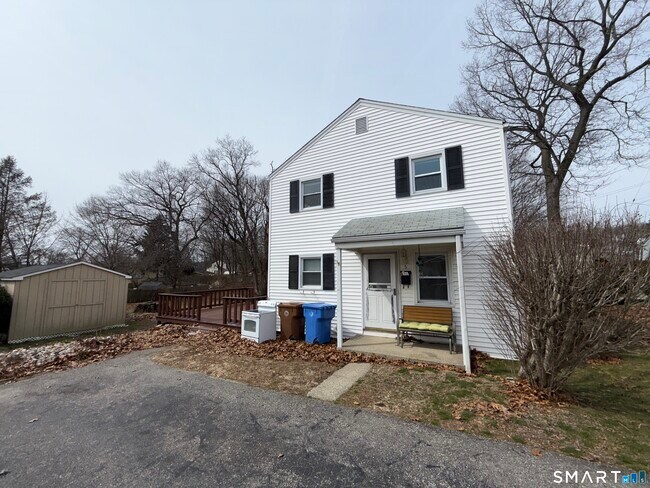 Building Photo - 5 Ann Ave