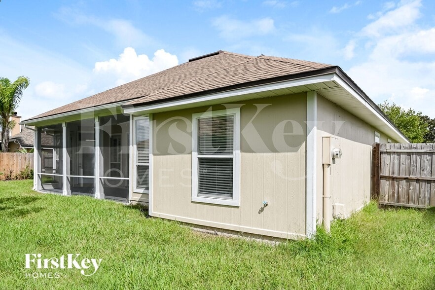 Building Photo - 2352 Longmont Dr