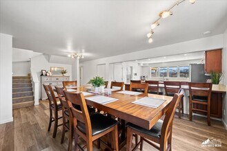 Building Photo - Manor on the Hill