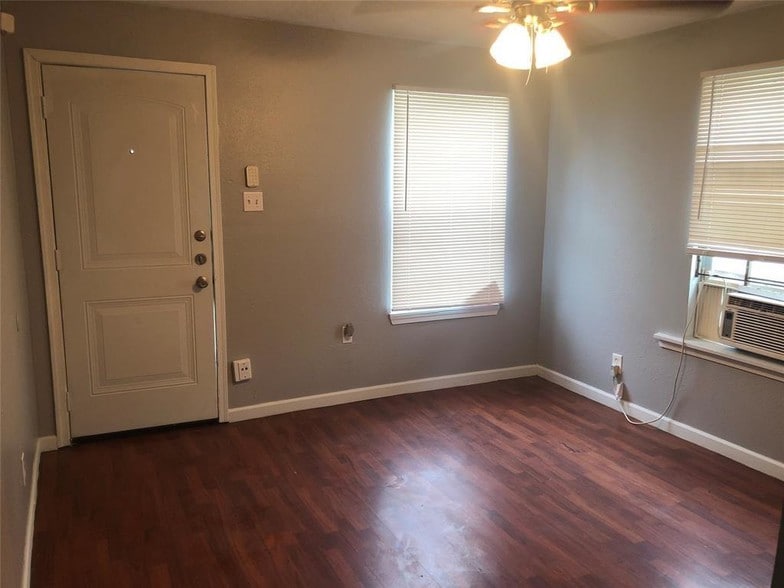 Hall - 3204 Napoleon St