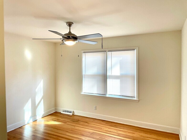 Building Photo - 6524 Idlebrook Dr