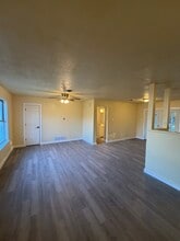Building Photo - 903 Curry Ave