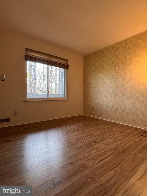 Building Photo - 1821 The Woods II