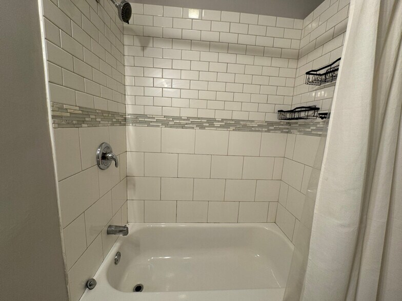 Building Photo - 1858 W 21st Pl