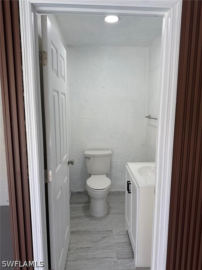 Building Photo - 1325 SW 28th St