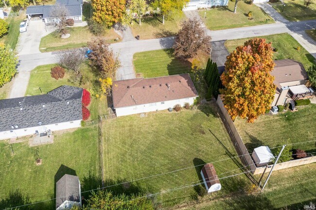 Building Photo - 2221 Graham Dr