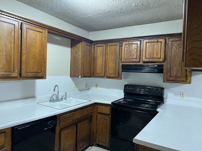 Building Photo - 12602 Abbotts Way
