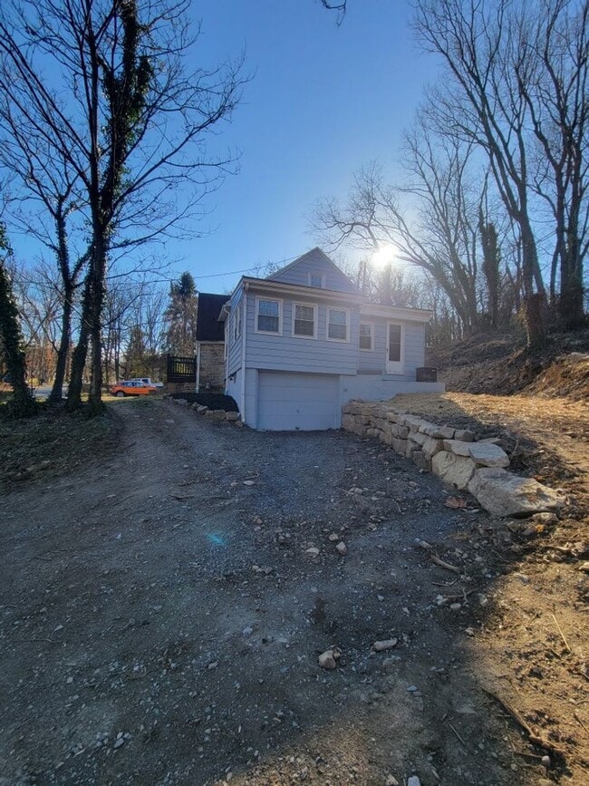 Building Photo - 2660 Sheridan Rd