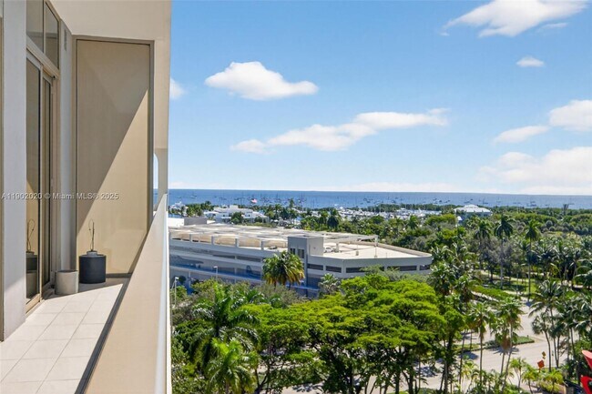 Building Photo - 2655 S Bayshore Dr